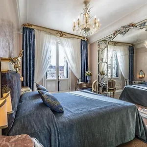 Ca' Degli Specchi Grand Canal Apartment