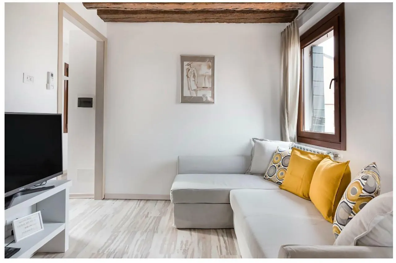 Biennale Family Apartment In Venice
